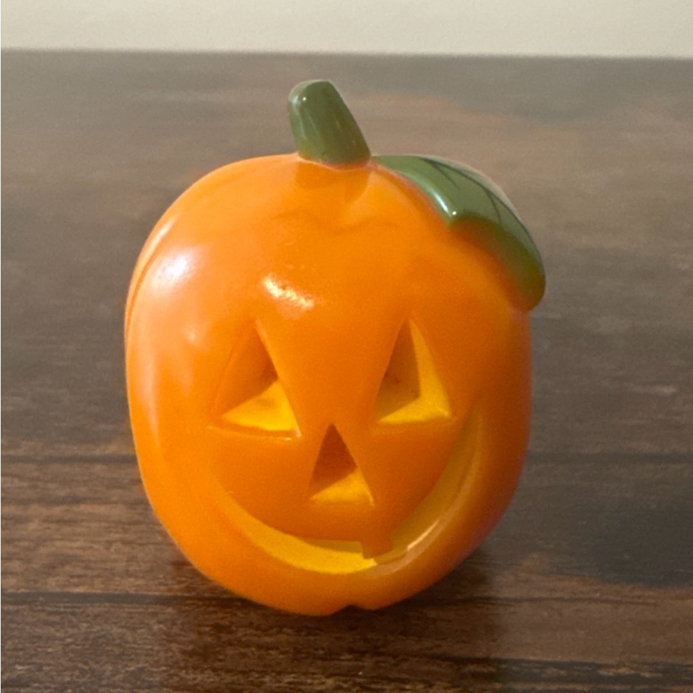 Hallmark Merry Miniatures Halloween Happy Pumpkin Resin Jack-O-Lantern Figurine